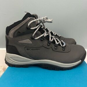 Columbia Newton Ridge Plus Hiking Boot size: 10